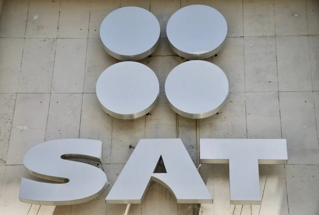 SAT detecta 61 empresas fantasma avaladas por notarios en Puebla