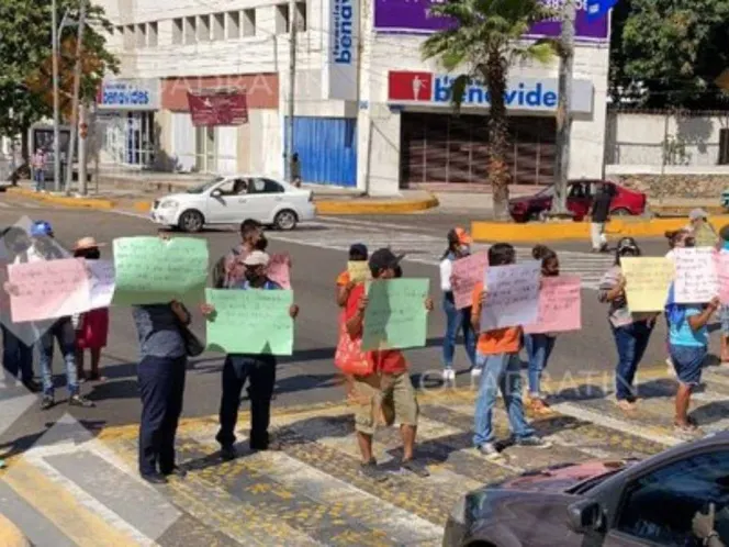 Demandan continuar con la búsqueda familiares de pescadores desaparecidos en Acapulco