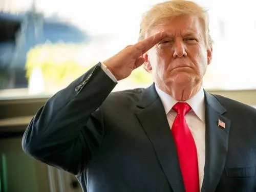 George H. W. Bush llama ‘fanfarrón’ a Trump