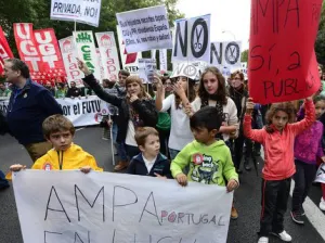 Hacen paro desde guarderías hasta universidades en España