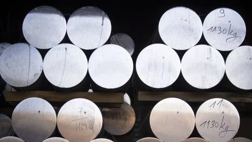 UE analiza aceptar aranceles estadounidenses al acero y aluminio