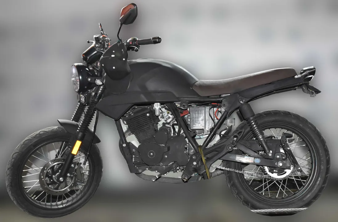 Policía municipal recuperó una motocicleta con reporte de robo ; fueron detenidos dos hombres