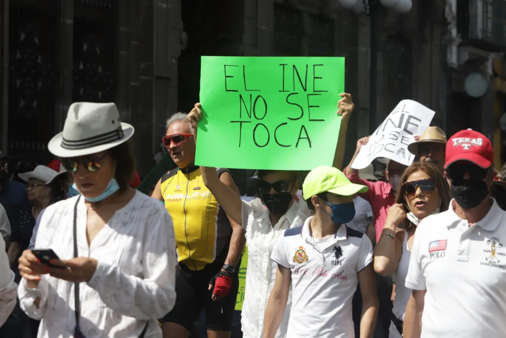 Apuntes sobre las marchas en defensa del INE