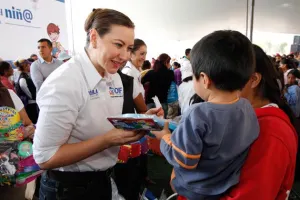 Sistema Estatal DIF entrega 100 mil juguetes para festejar Día del Niño