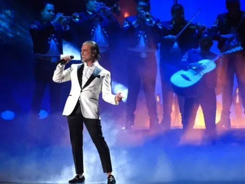 Darán a Alejandro Fernández el Premio a la Herencia Hispana