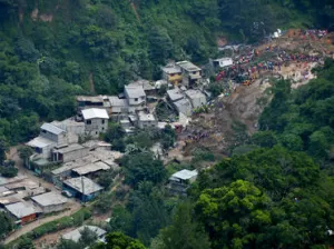 Enrique Peña Nieto lamenta muertes por deslave en Guatemala