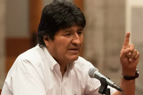 Bolivia autoriza salida de hija de Evo Morales a México
