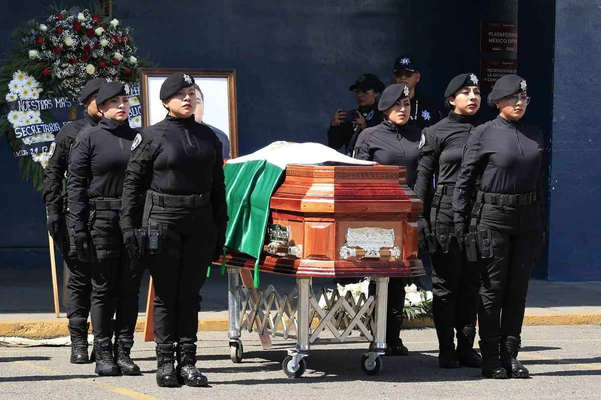 Rinden homenaje a policía estatal caído en cumplimiento del deber en Puebla