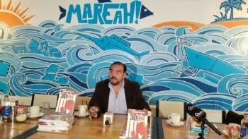 Tras años en prisión, autor presenta libro sobre feminicidio y educación emocional