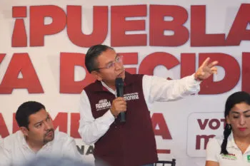 Candidato de Morena acusa a Blanca Alcalá de ofrecer dinero para conseguir votos