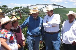 Dan banderazo de salida al primer cargamento de tuna a California