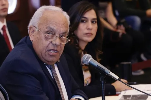 “Se me resbalan las críticas de los regidores”, responde contralor tras confirmar renuncia