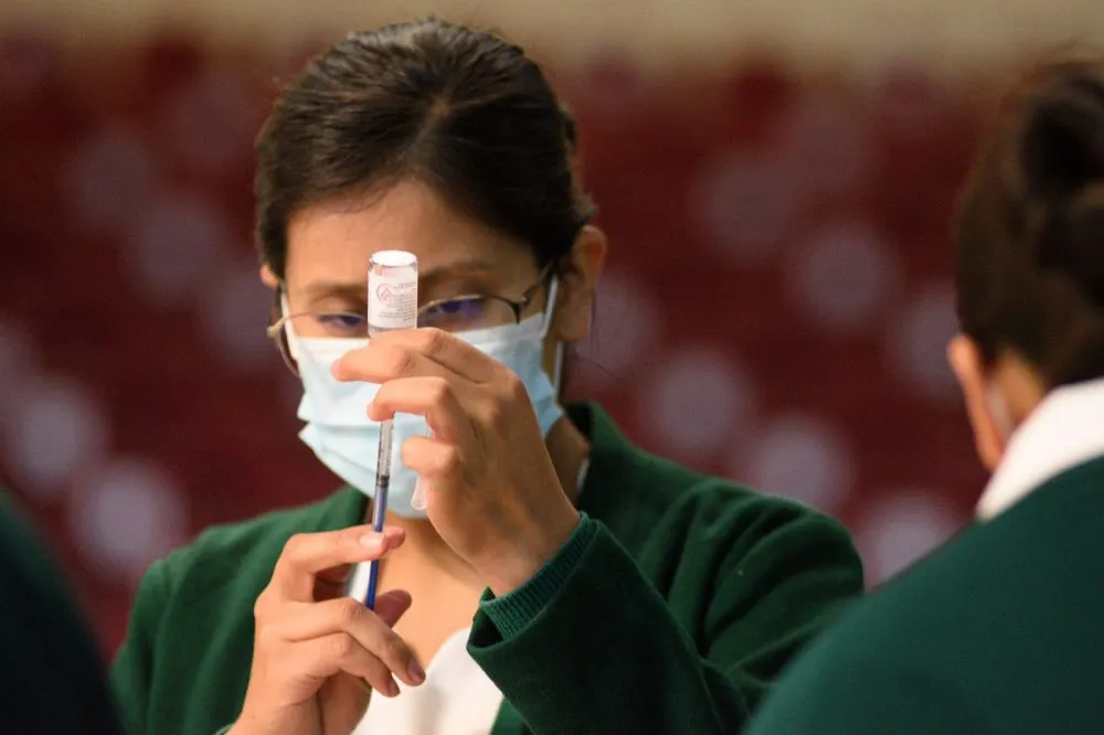 Se prevé una cuarta dosis contra la COVID-19, indica Secretaría de Salud