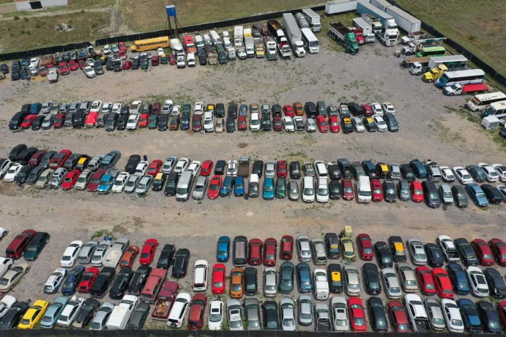 Vende gobierno de Lalo Rivera 5 mil autos chatarra por 23 millones de pesos