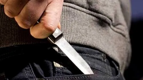Asaltante golpea a mujer en San Manuel