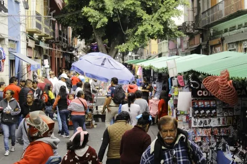 9 organizaciones de ambulantes y 4 independientes, los beneficiados en temporada navideña