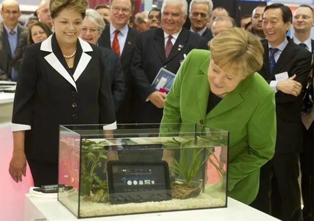 Presentan tableta a prueba de agua