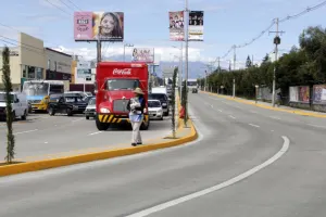Vecinos de San Andrés increpan a Rivera durante entrega de Calzada Zavaleta