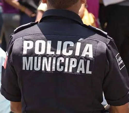 Detiene policía municipal de puebla a persona por robo a negocio y lesiones