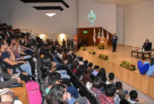 La UDLAP se hace presente en la Feria del Libro Universitario en Pachuca