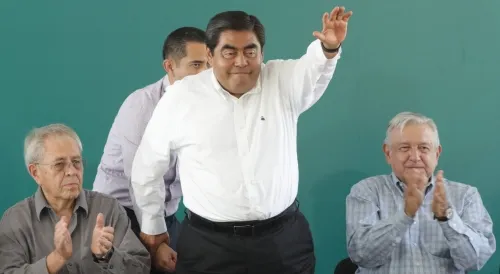 Aprueban poblanos gestión de Barbosa Huerta en ranking de gobernadores de Mitofsky