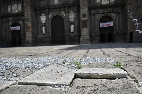 Daños a lajas del atrio de la Catedral serán cubiertos por seguro: Cultura 