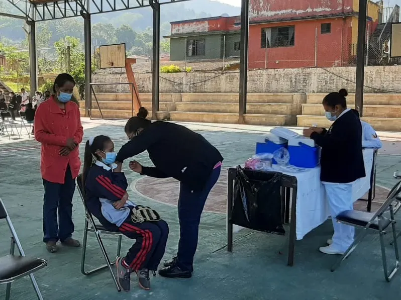 Coadyuva SEP en jornada de vacunación para menores de 12 a 14 años en 107 municipios