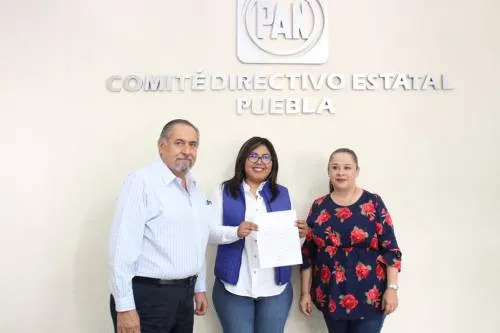 Presenta Genoveva Huerta carta de intención ante la comisión organizadora estatal del PAN