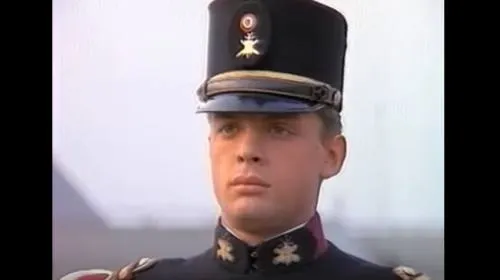 ¿Luis Miguel se enlistó en el ejército en la vida real?