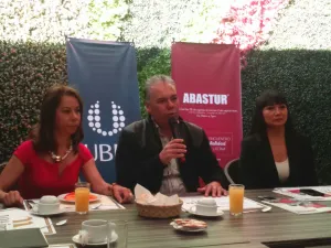Restauranteros poblanos participarán en ABASTUR 2016
