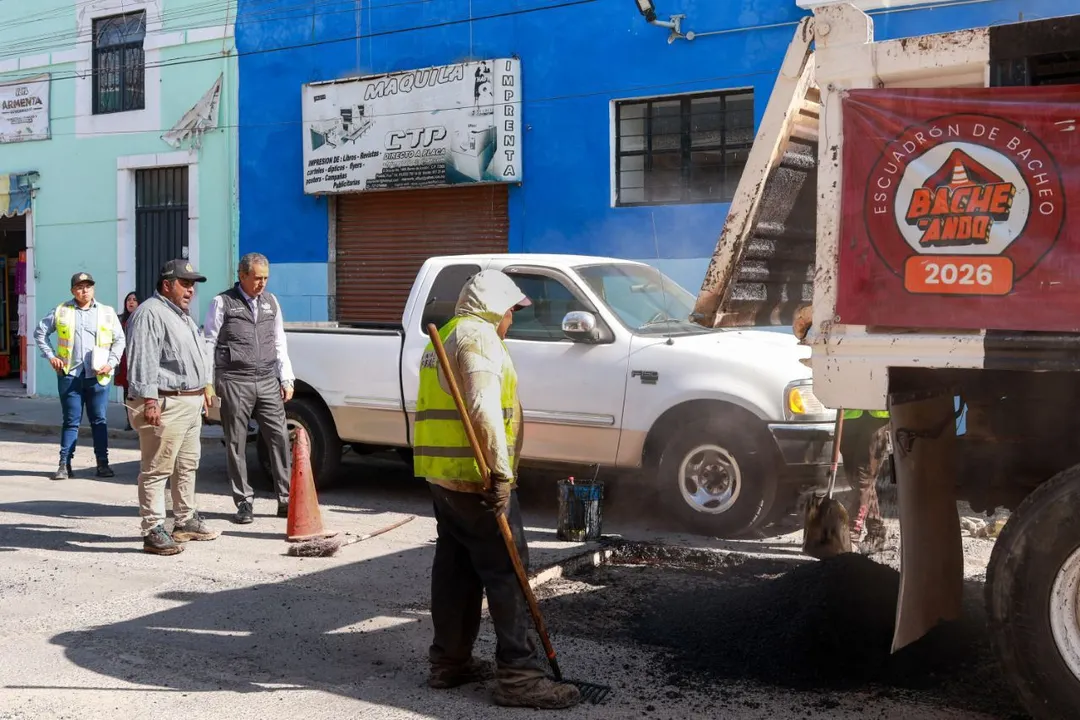 Avanza campaña Bacheando Puebla 2026 en el Barrio de Analco