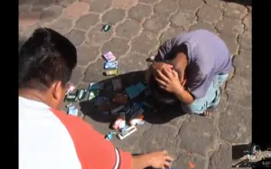 PGJE de Tabasco detiene a funcionaria cómplice de humillación a niño dulcero