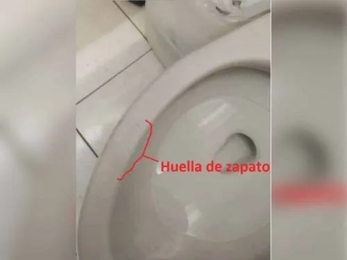 Graban a alumnas en baños de UNAM y difunden videos en sitio porno