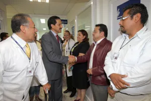 Inaugura Alfonso Esparza moderna área de pediatría en el HUP