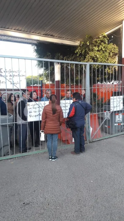 Se manifiestan trabajadores del OOSL