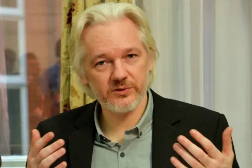 Encarcelamiento de Assange fue para complicar su defensa: WikiLeaks