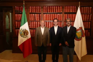 Recibe Luis Banck a embajadores de Panamá y El Salvador