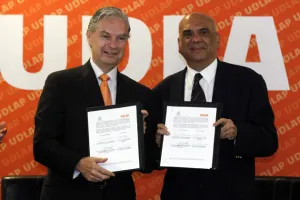 SEP y UDLAP firman convenio para posgrado de maestros