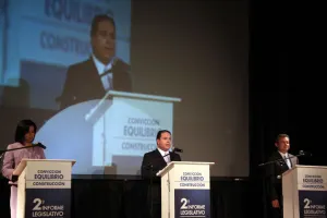 Diputados panistas se autodenominan defensores del Congreso
