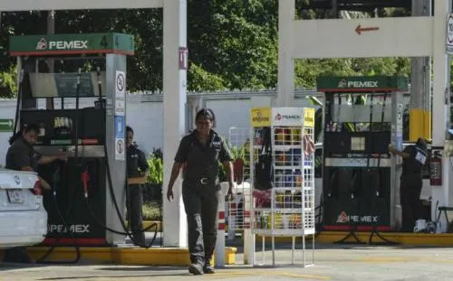 Alza en gasolinas, por referencias internacionales: SHCP