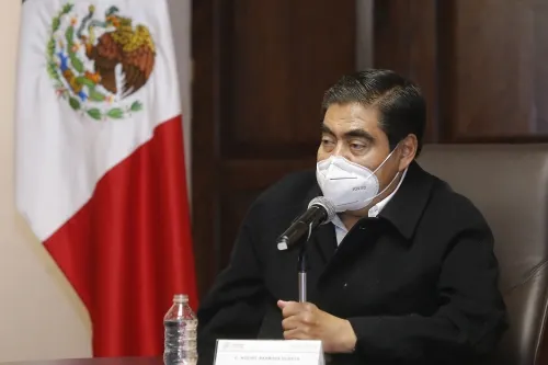 Grupos políticos de Puebla hacen política de vecindad: Barbosa Huerta