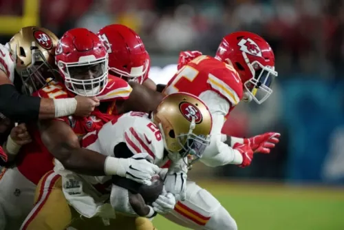 Kansas City empata 10-10 ante 49’s de San Francisco al medio tiempo de Super Bowl LIV