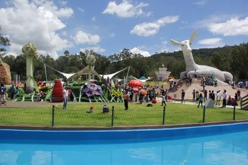 Se desnuca niña en Flor del Bosque tras caer de un juego