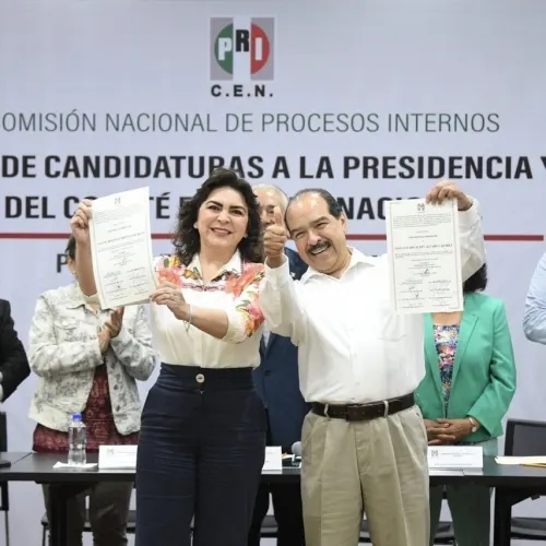 Entregan constancias a candidatos a dirigir el PRI; Ulises Ruiz queda fuera