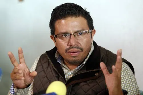 Cotoñeto Carmona reconoce interés por volver a dirigir al PRD en Puebla