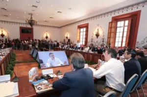 Estado debe recuperar rectoría educativa, dice Nuño Mayer