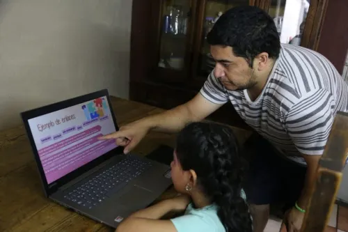Arrancan clases a distancia; los docentes, insustituibles: Secretaría de Educación