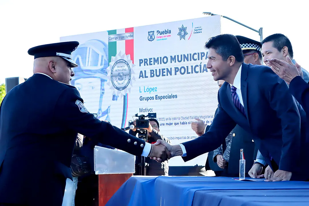 Ayuntamiento De Puebla Condecoraciones Policias