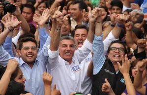 Transportistas del estado respaldan a Tony Gali