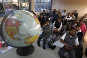 Regresan a clases un millón 800 mil alumnos